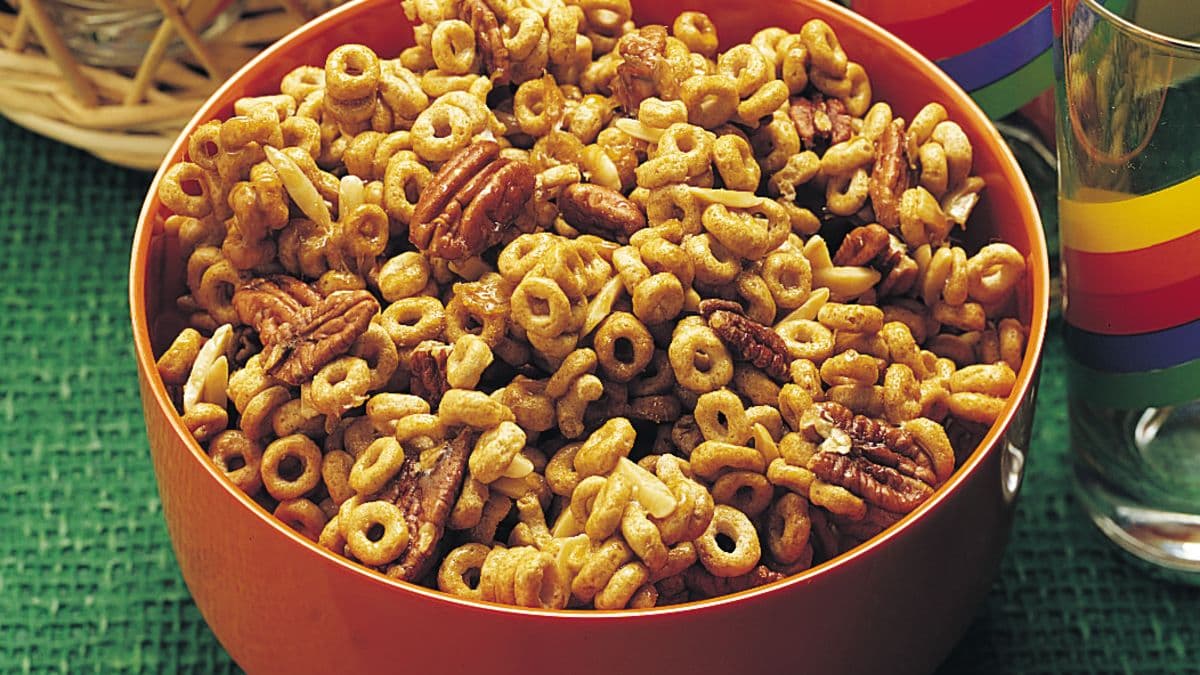 Sweet and Nutty Cereal Munch